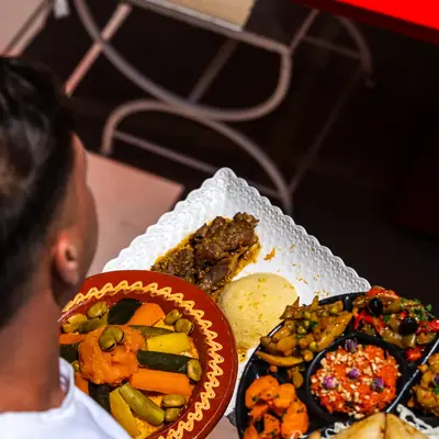 Plateau de salades marocaines, briouates et legumes du couscous